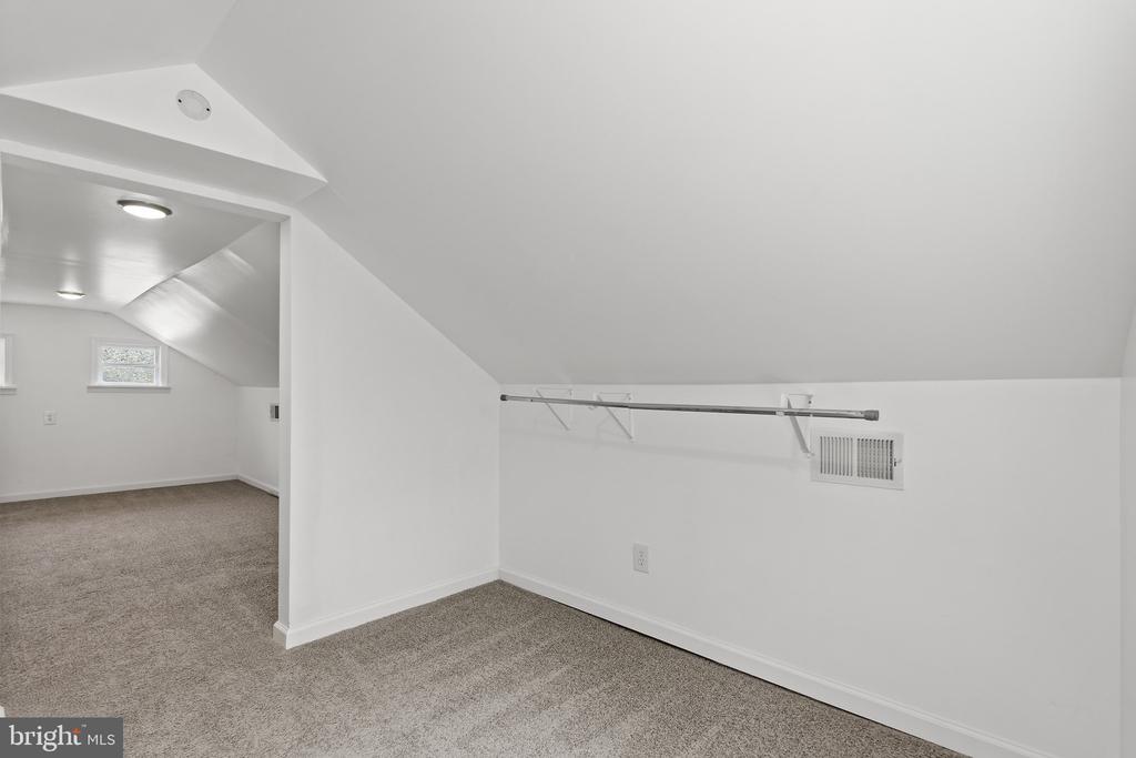 1529 MOUNTAIN VIEW ROAD