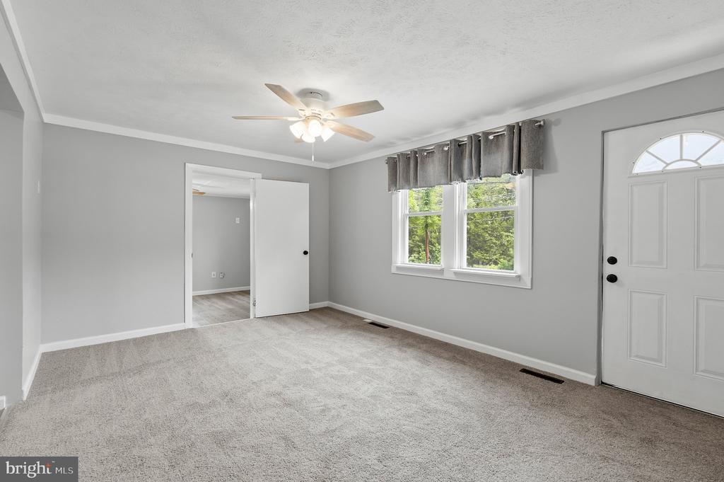 1529 MOUNTAIN VIEW ROAD