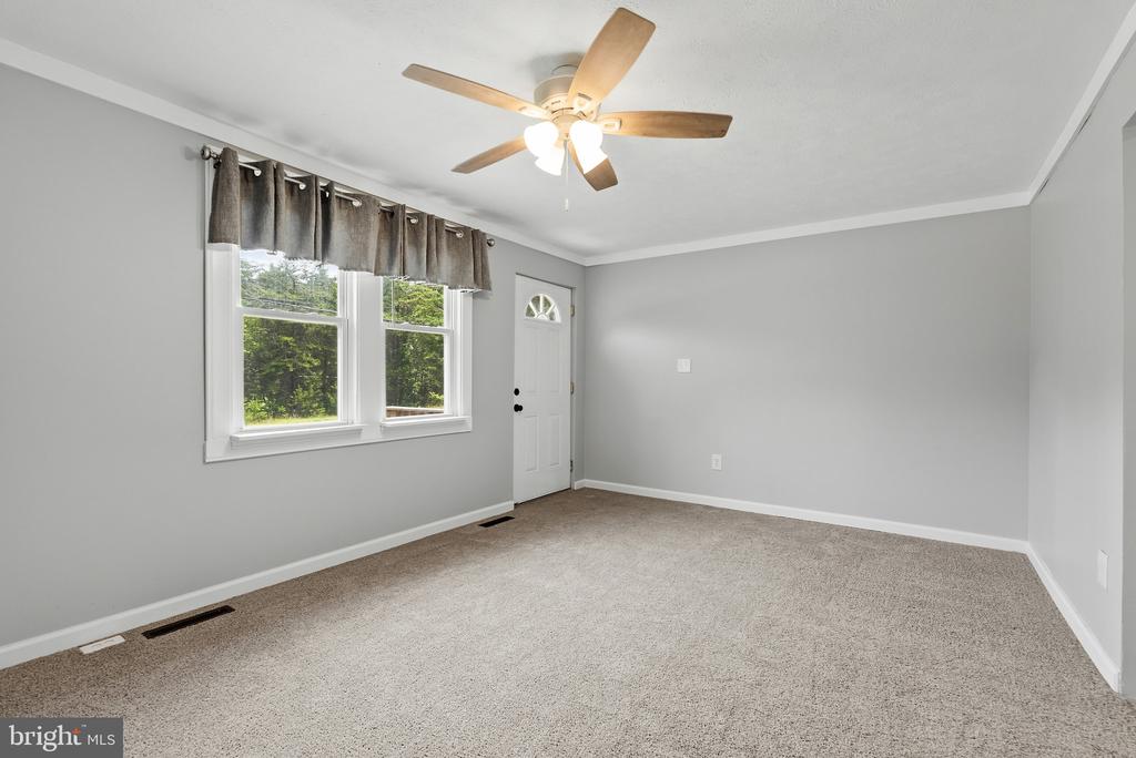 1529 MOUNTAIN VIEW ROAD