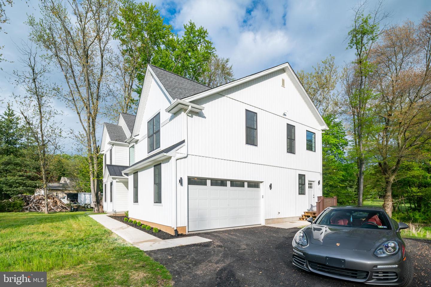 1068 Bristol Rd