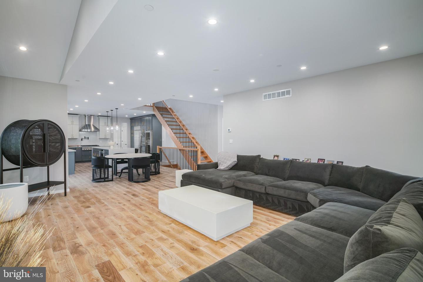 1068 Bristol Rd