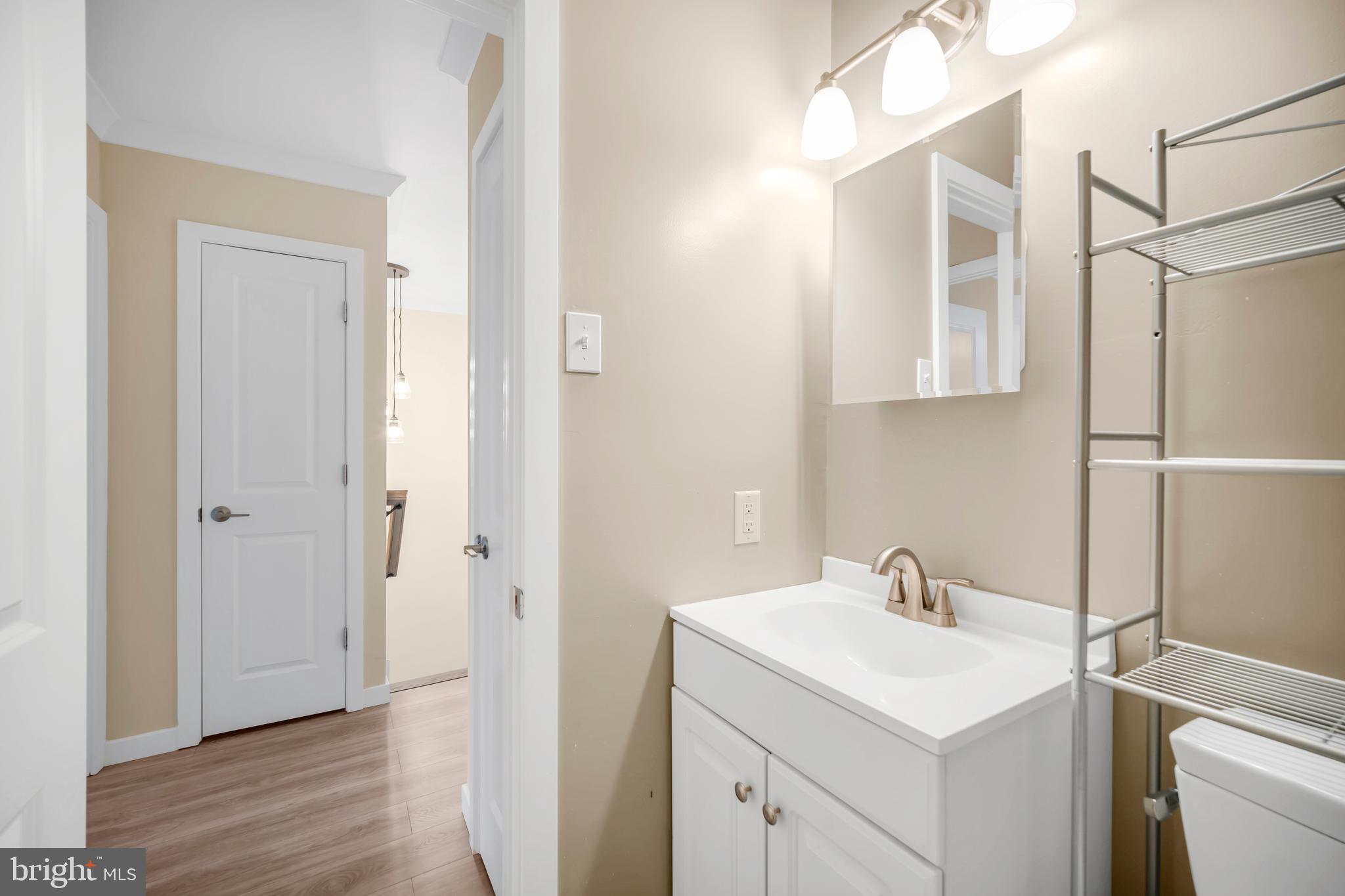 208 Saratoga Ct