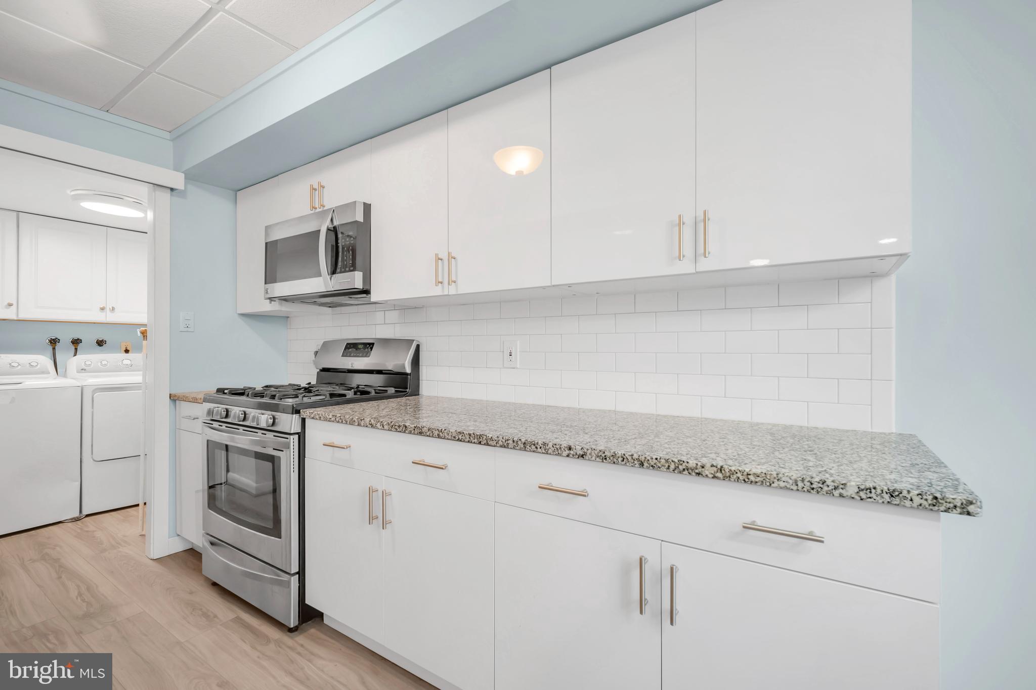 208 Saratoga Ct