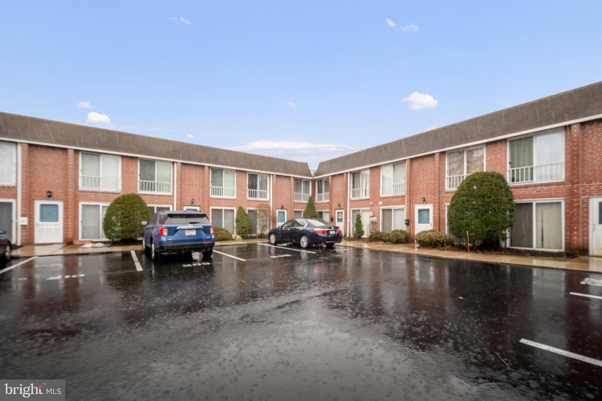 208 Saratoga Ct