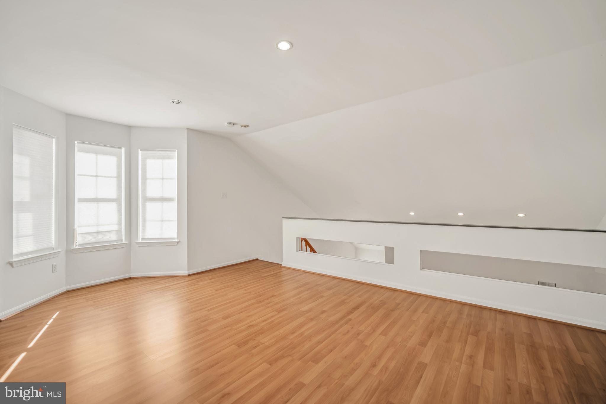 707 Hopkins Ct