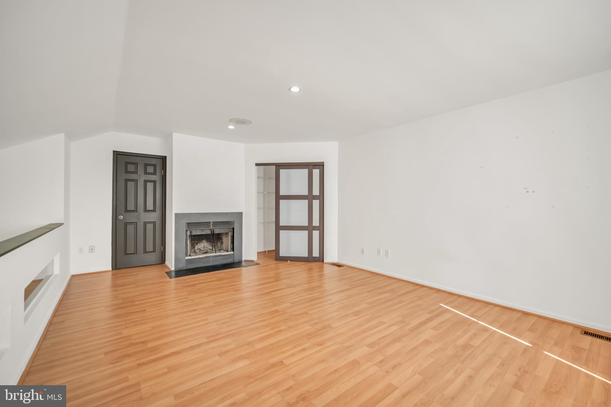 707 Hopkins Ct