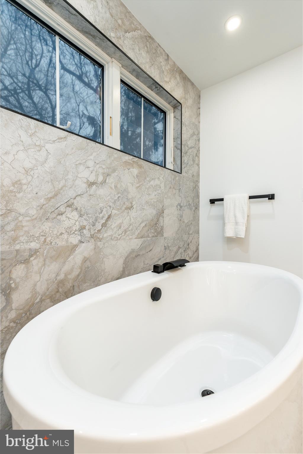 18 Churchville Ln