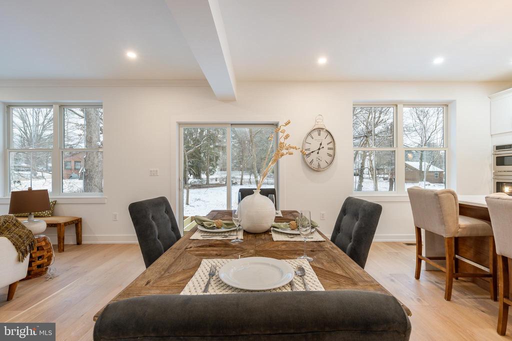 18 Churchville Ln