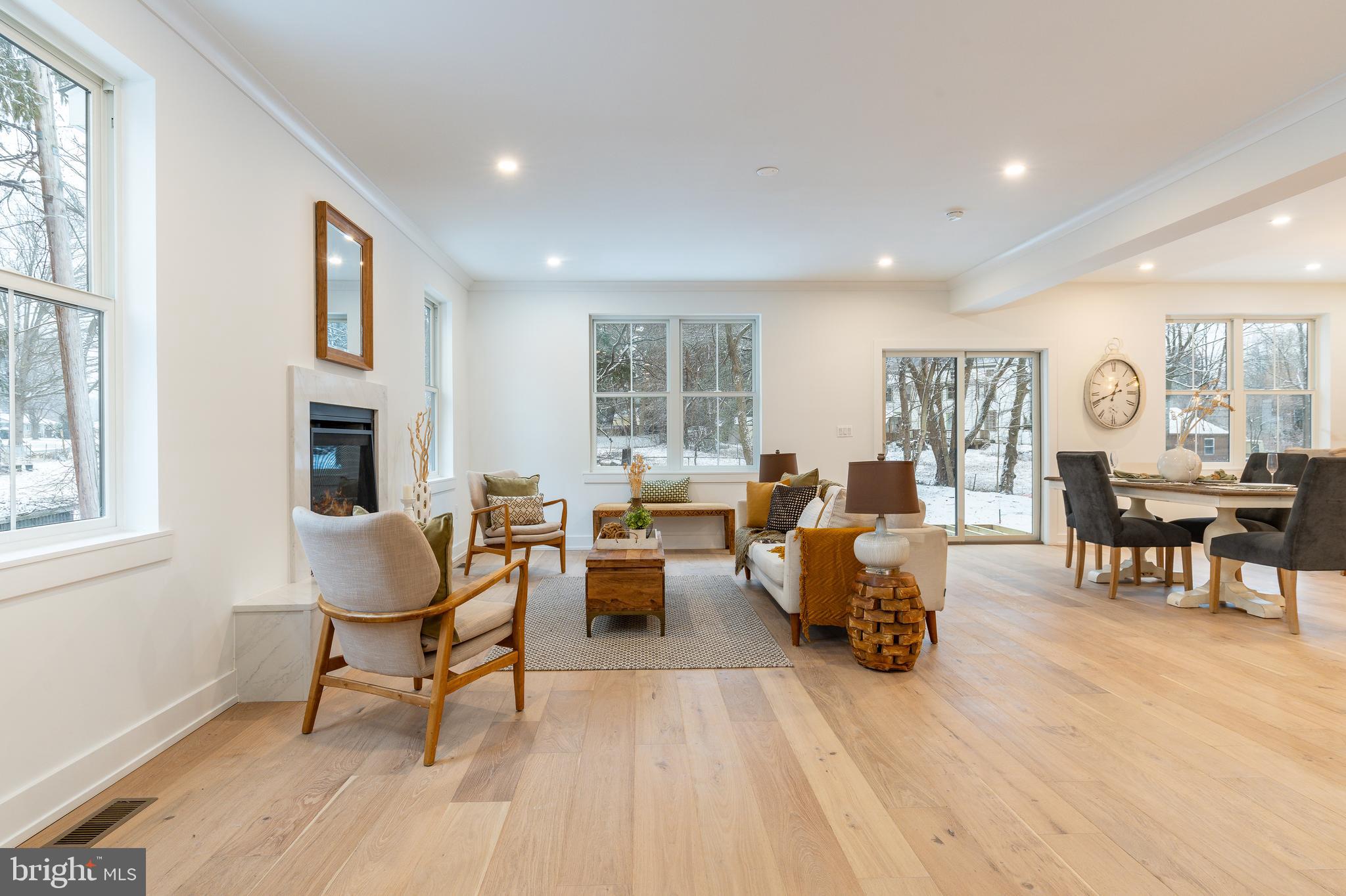 18 Churchville Ln