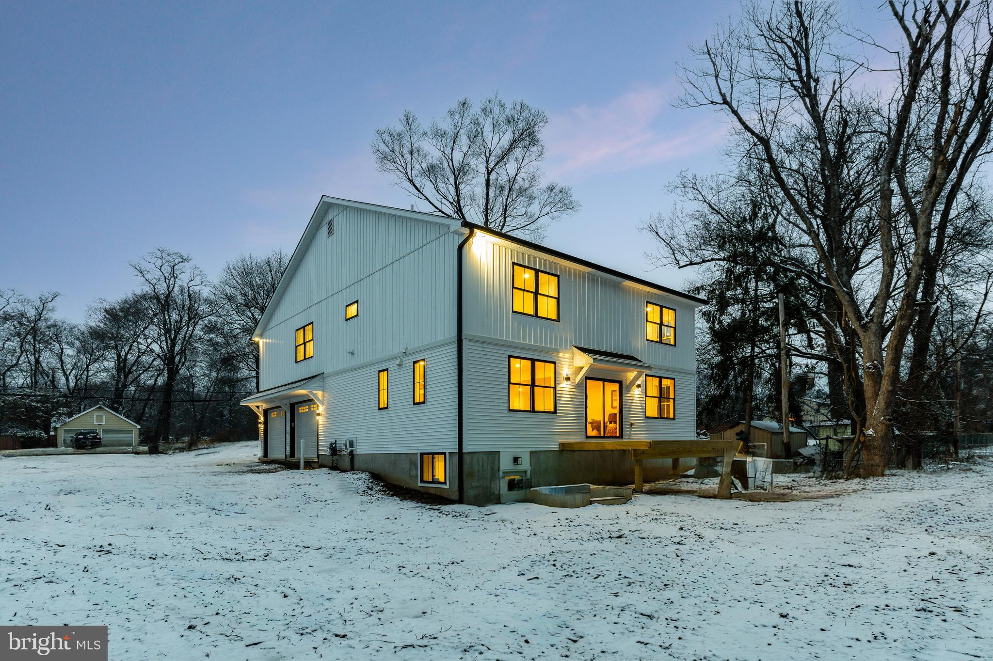 18 Churchville Ln