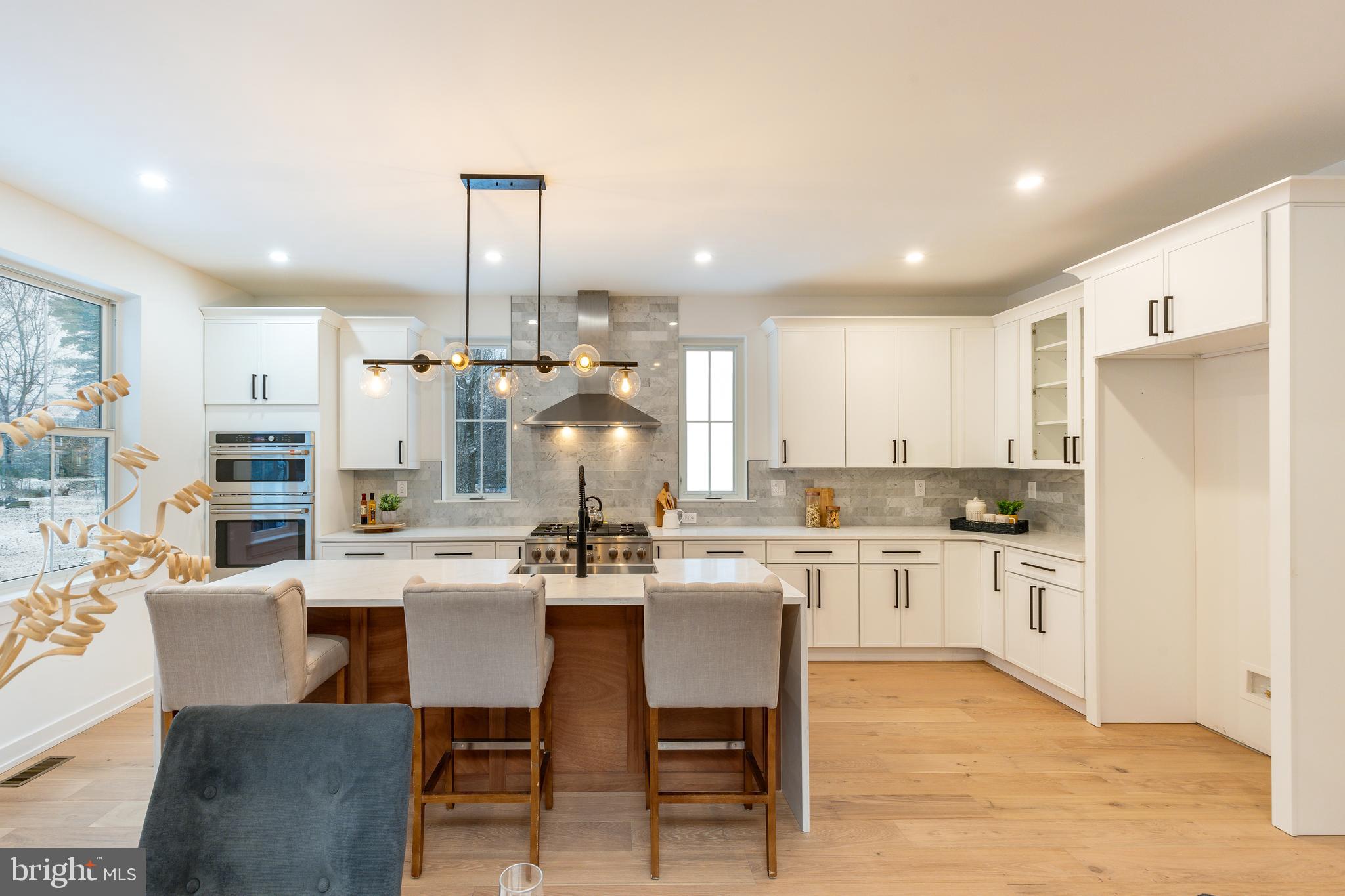 18 Churchville Ln