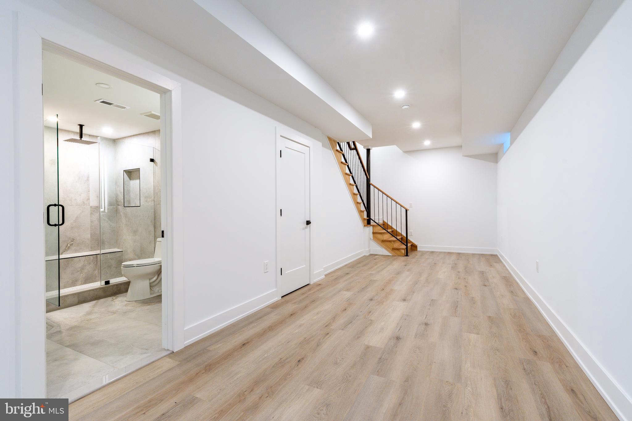 18 Churchville Ln