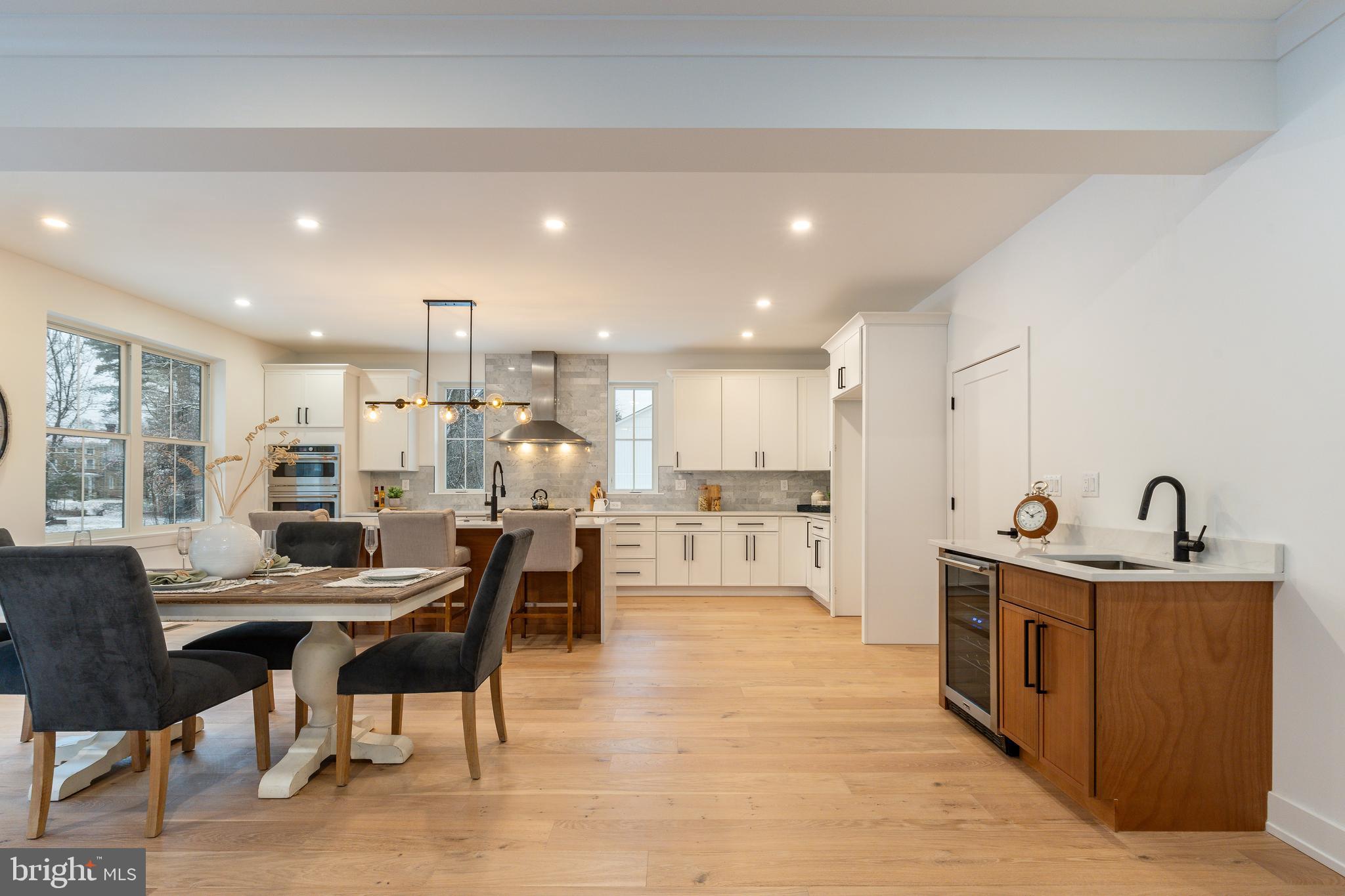 18 Churchville Ln