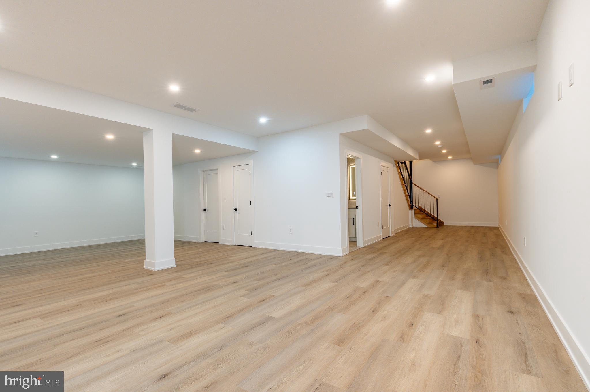 18 Churchville Ln