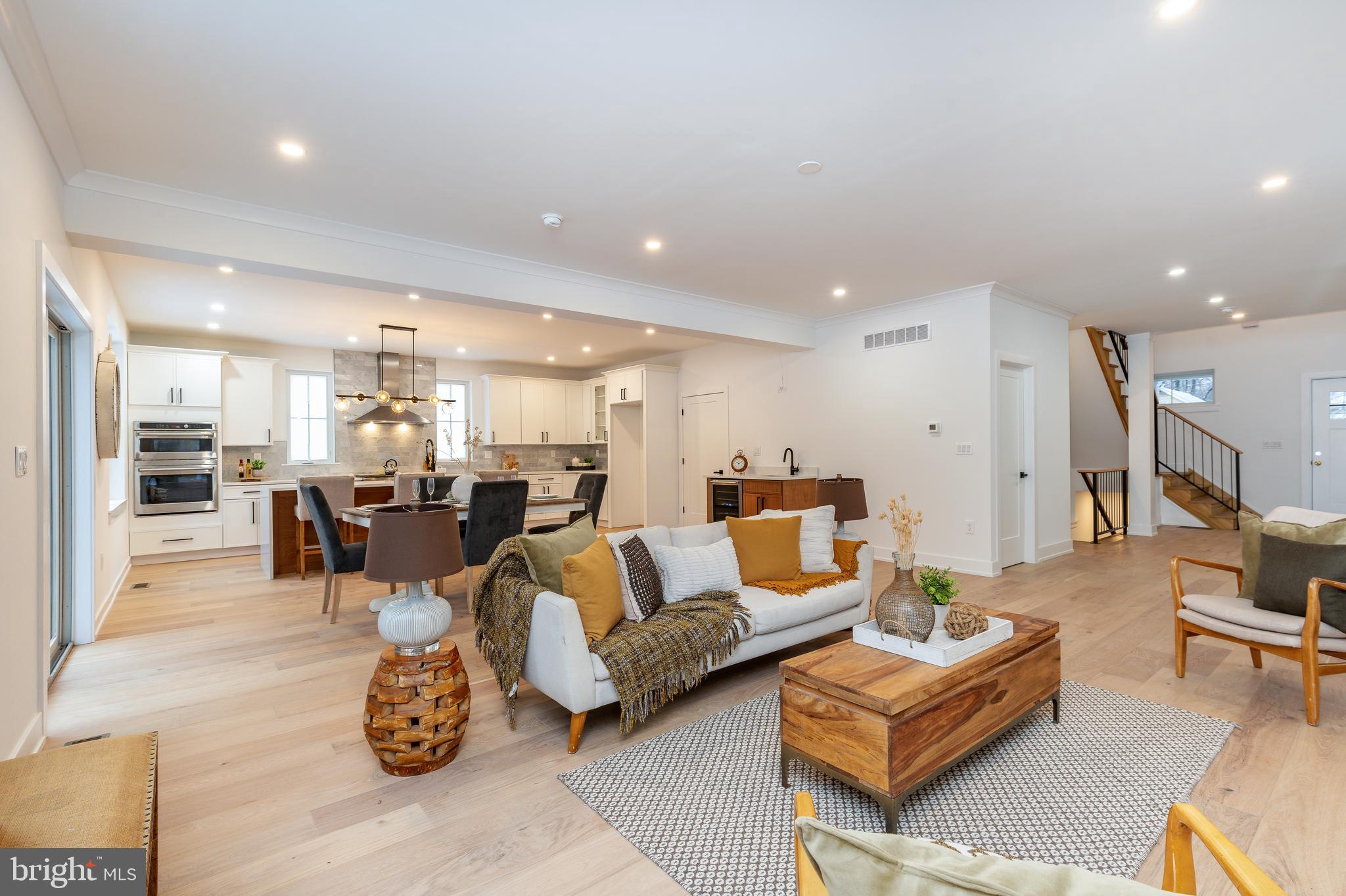 18 Churchville Ln