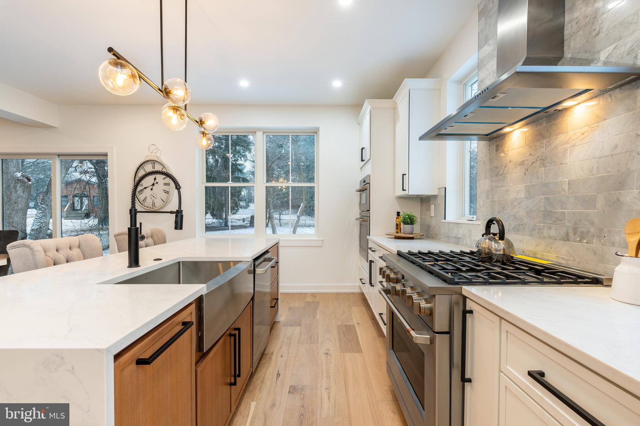 18 Churchville Ln