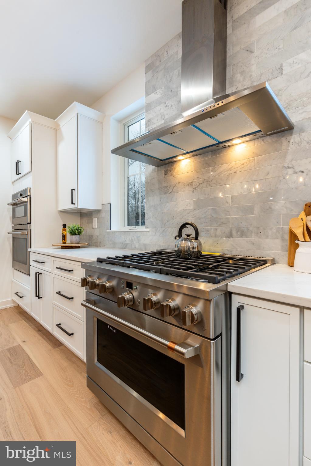 18 Churchville Ln