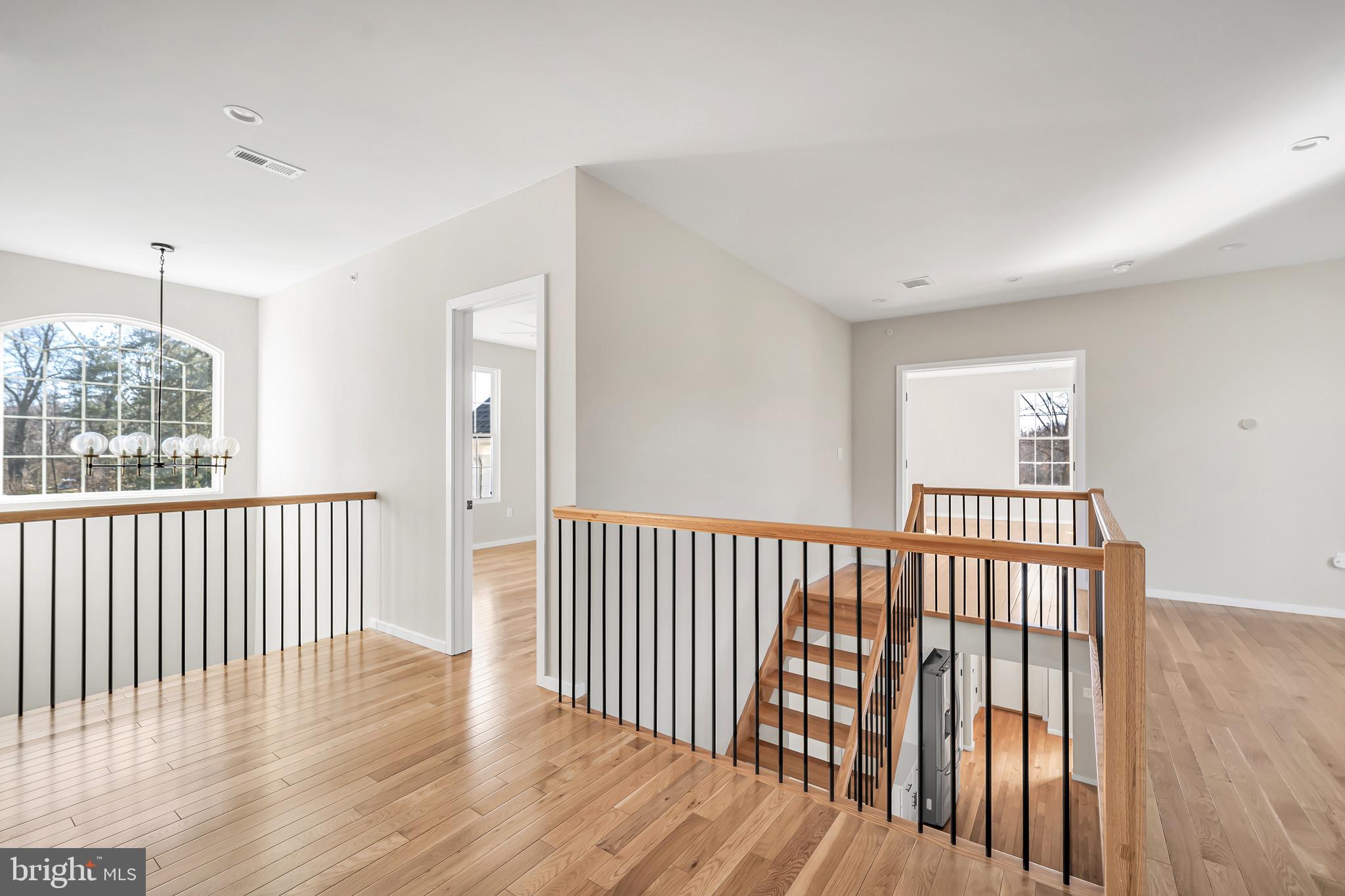 1066 BRISTOL RD