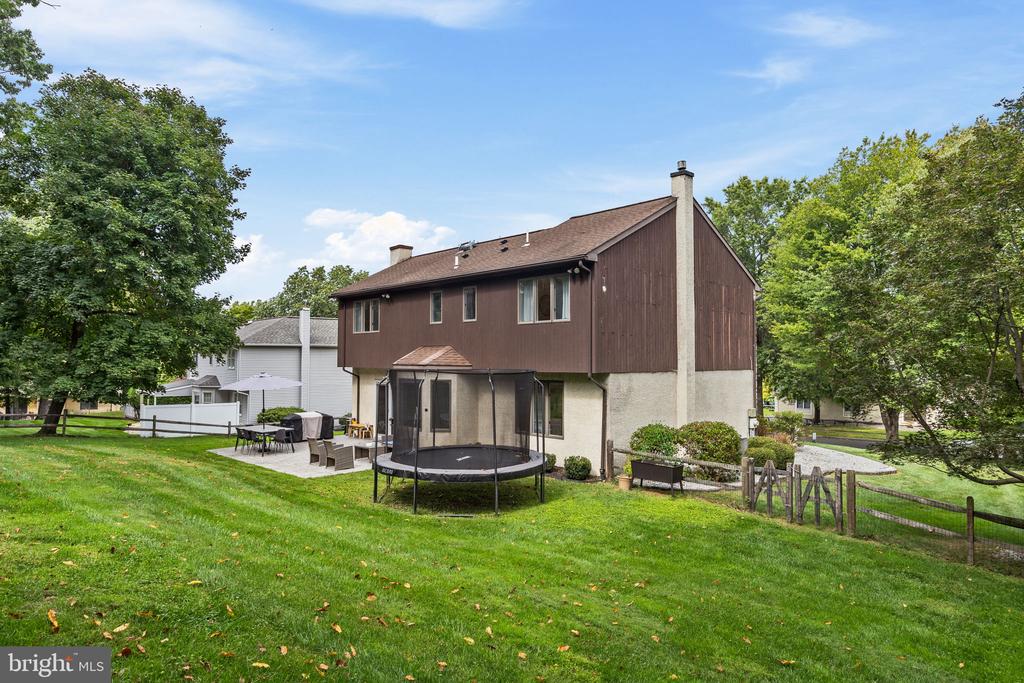 885 SPRING VIEW DRIVE