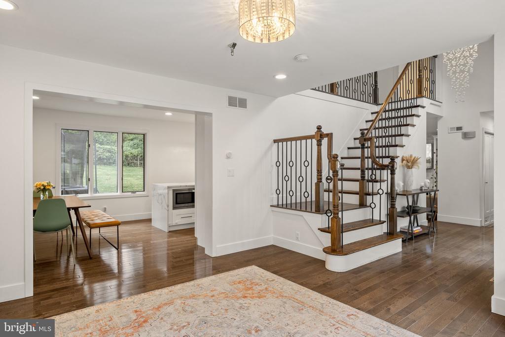 885 SPRING VIEW DRIVE
