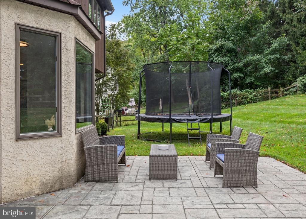 885 SPRING VIEW DRIVE