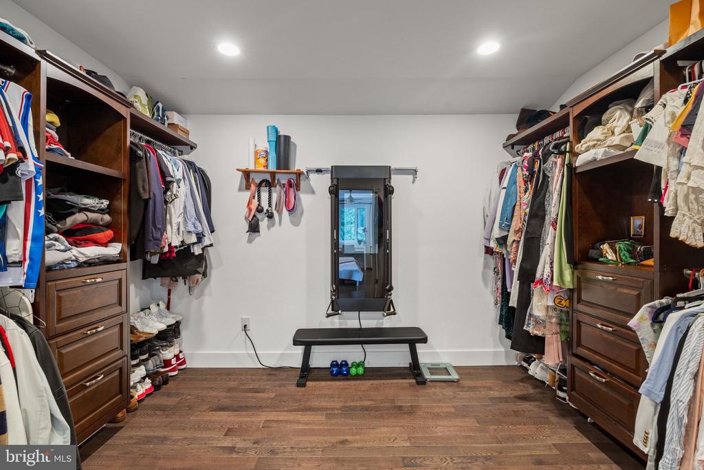 885 SPRING VIEW DRIVE