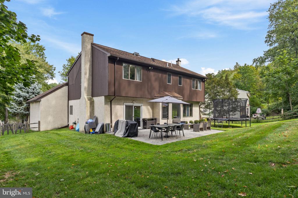 885 SPRING VIEW DRIVE