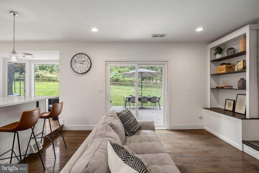 885 SPRING VIEW DRIVE