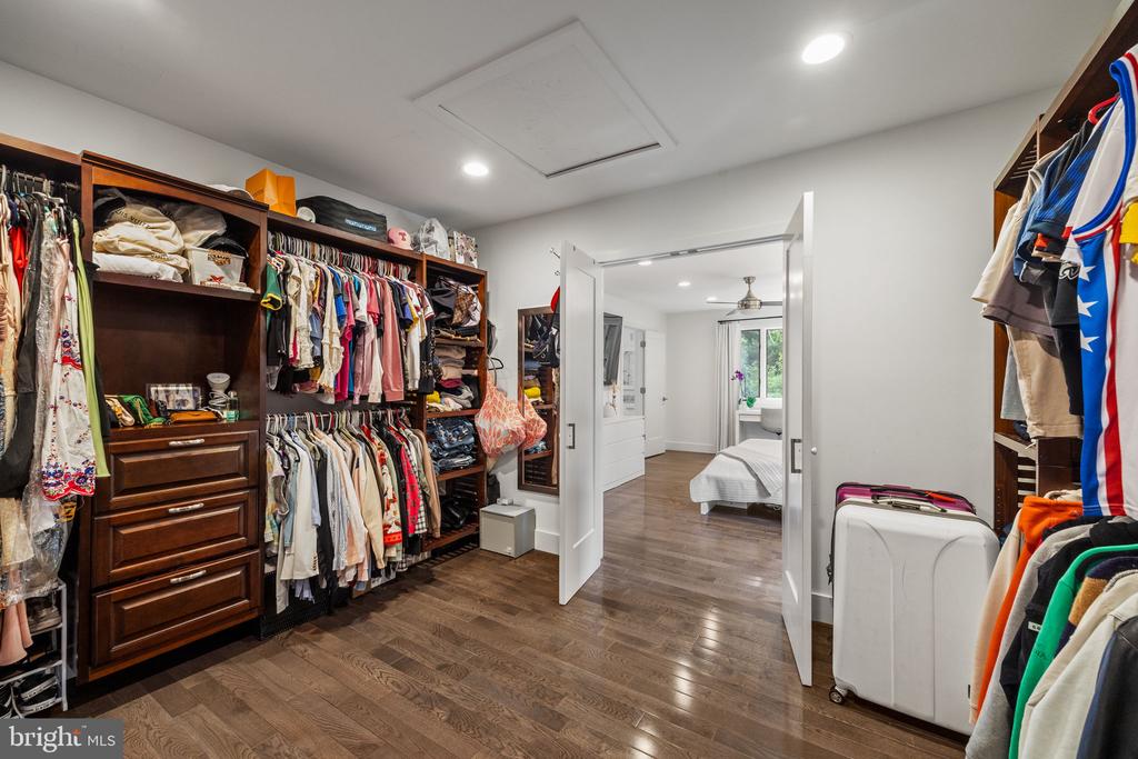 885 SPRING VIEW DRIVE