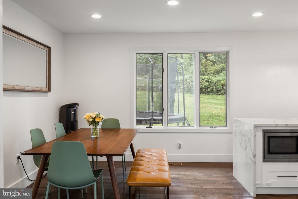 885 SPRING VIEW DRIVE