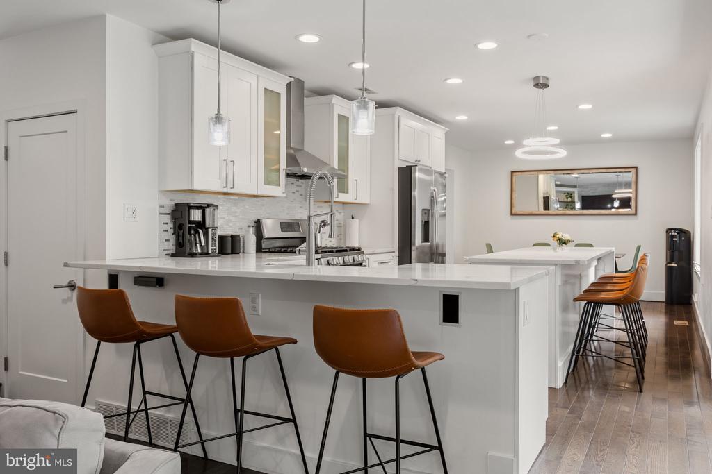 885 SPRING VIEW DRIVE