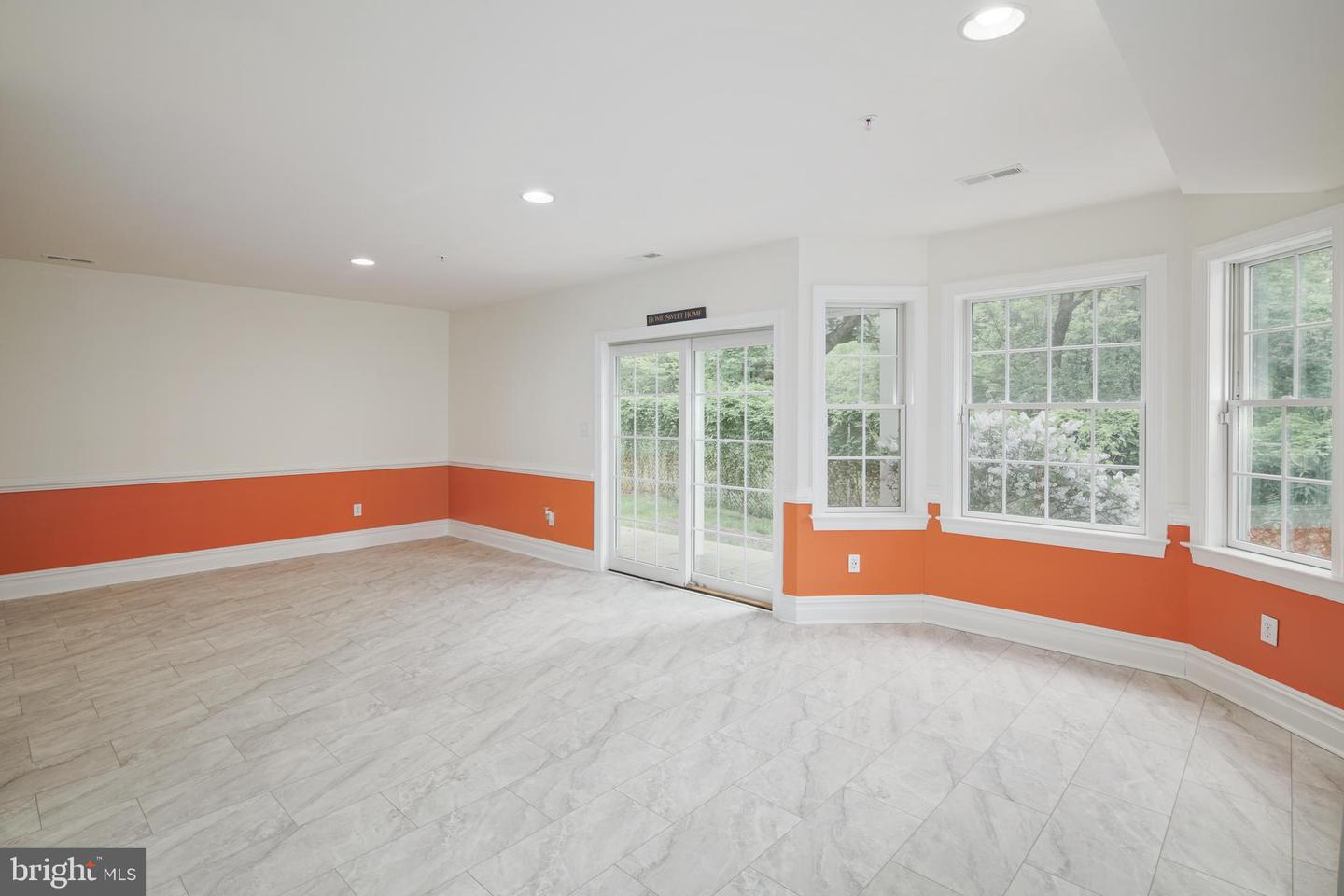 1 Breyer Ct #1