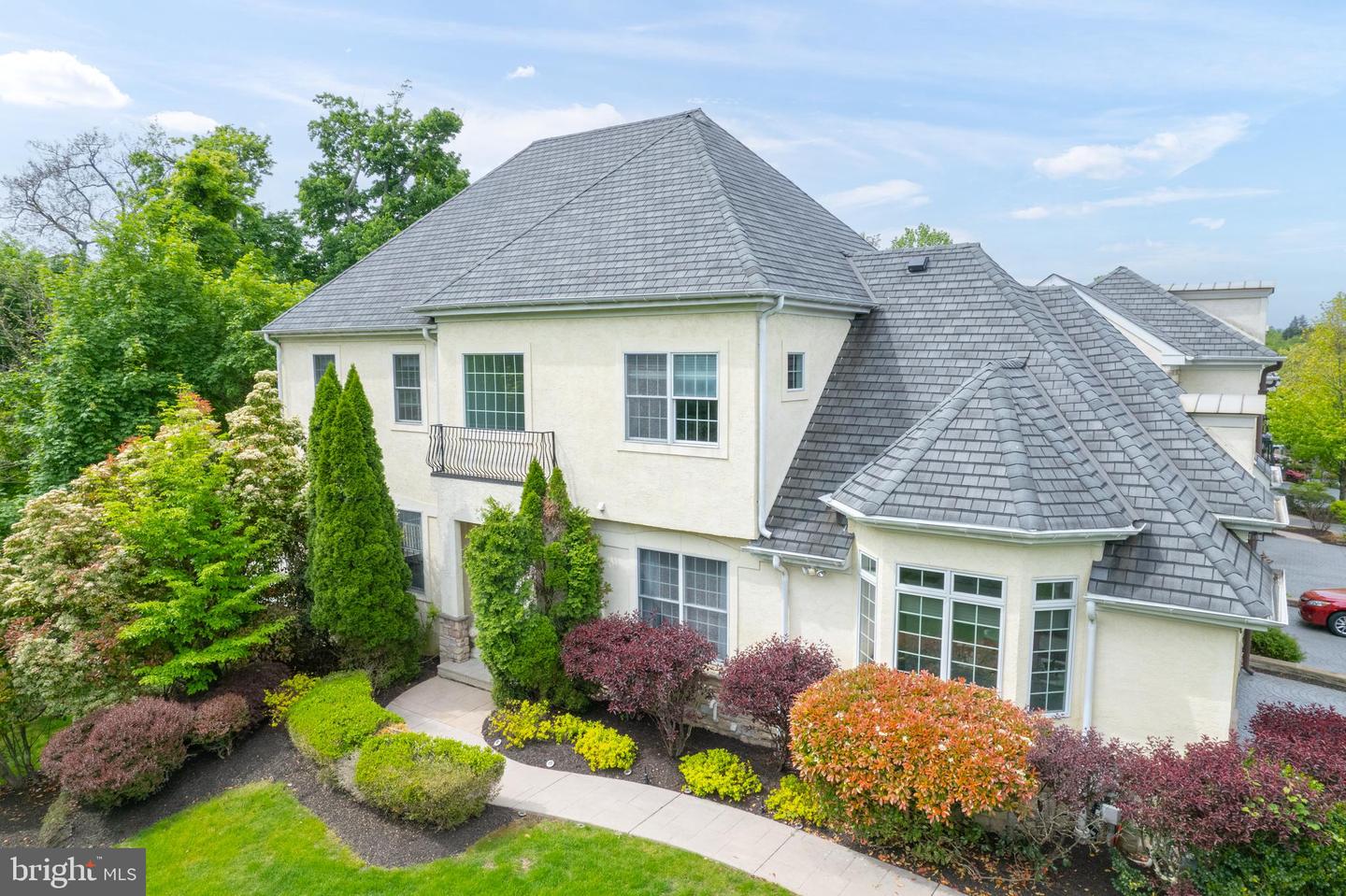 1 Breyer Ct #1