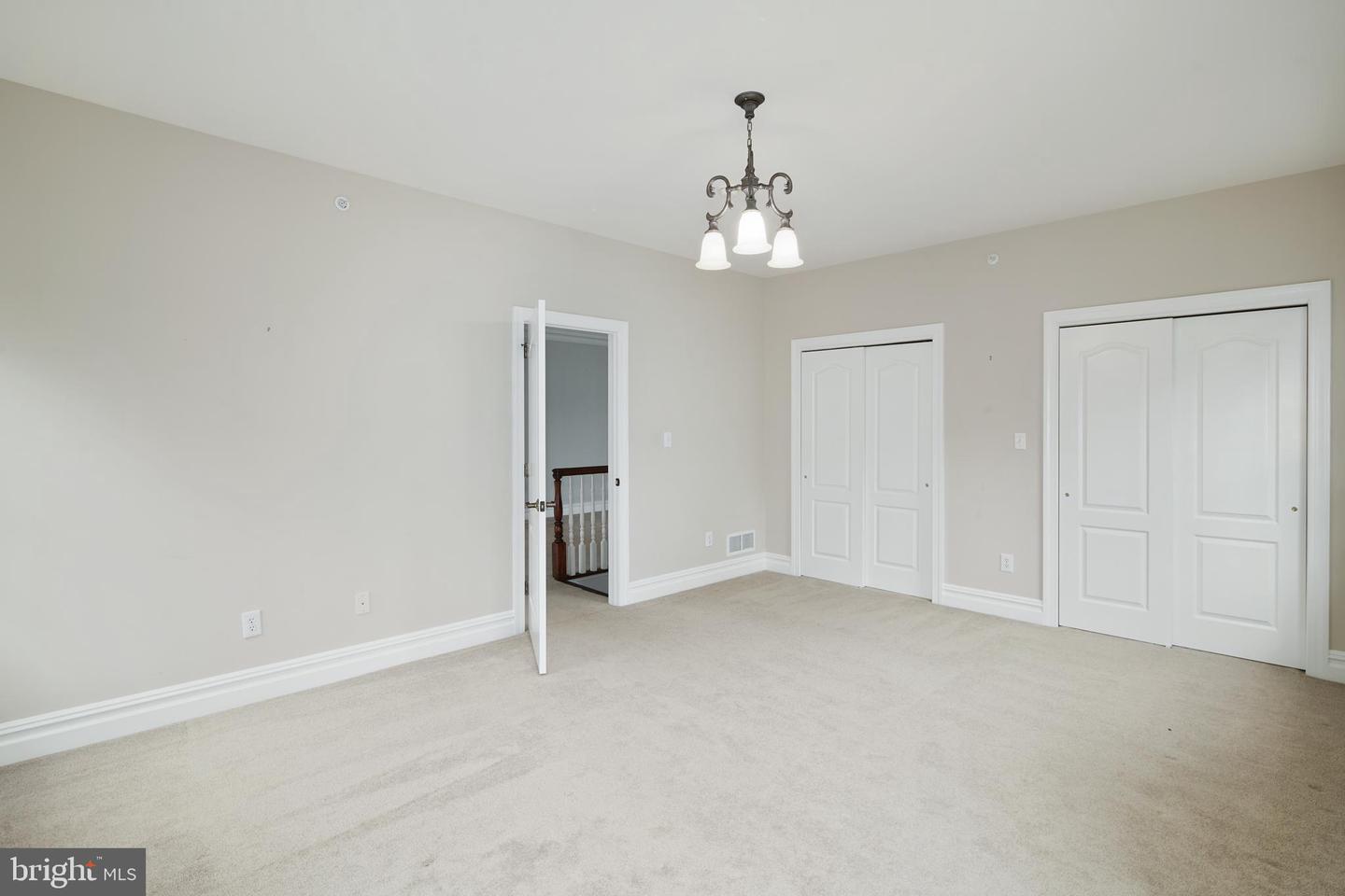 1 Breyer Ct #1