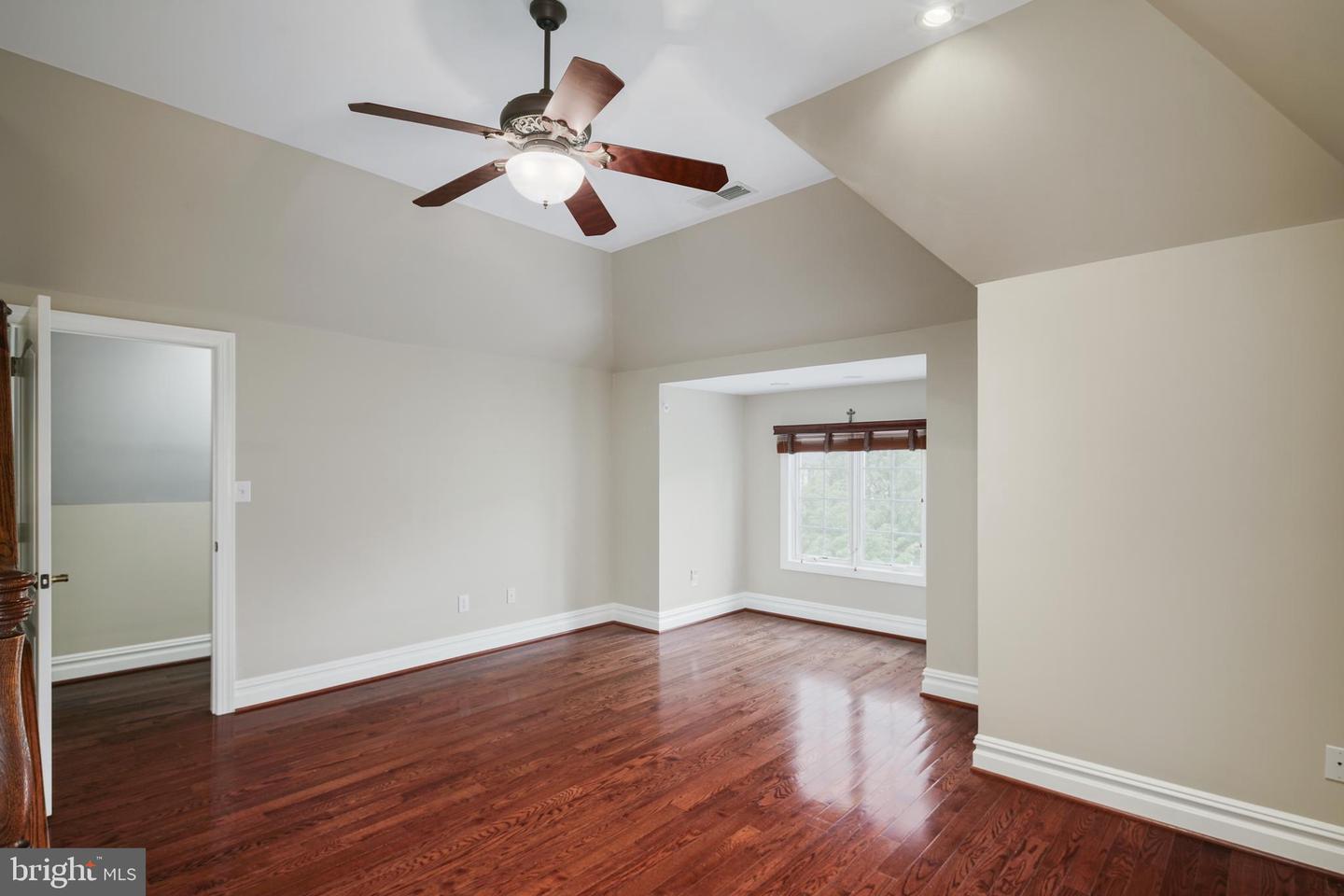 1 Breyer Ct #1