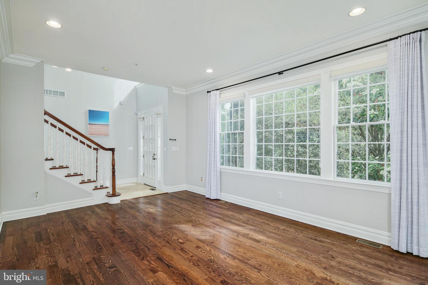 1 Breyer Ct #1