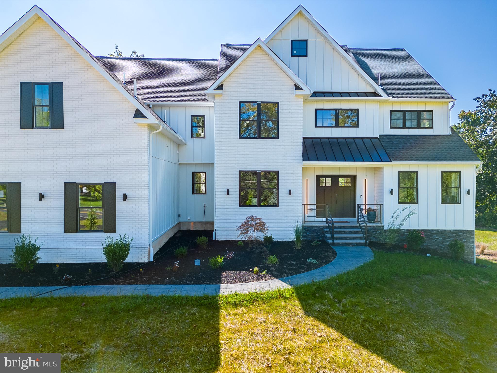 962 Tennis Ave