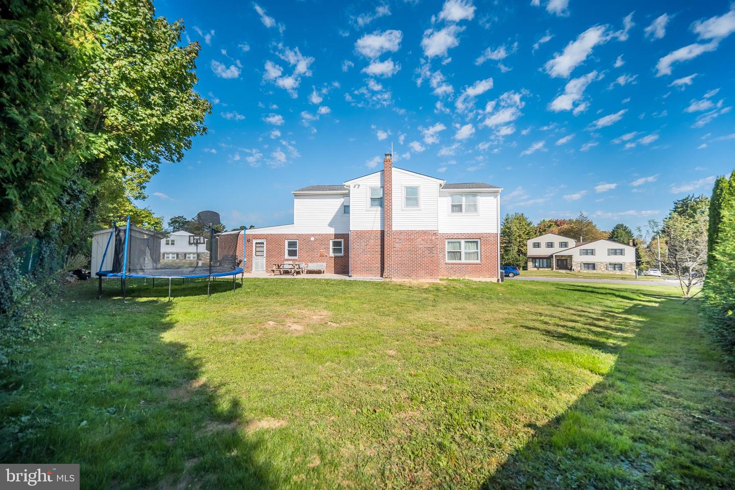 948 Robin Ln