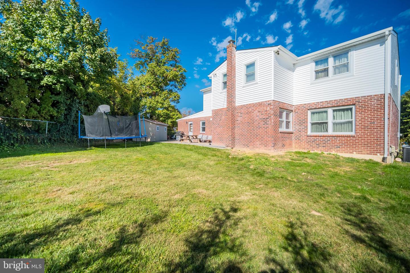 948 Robin Ln