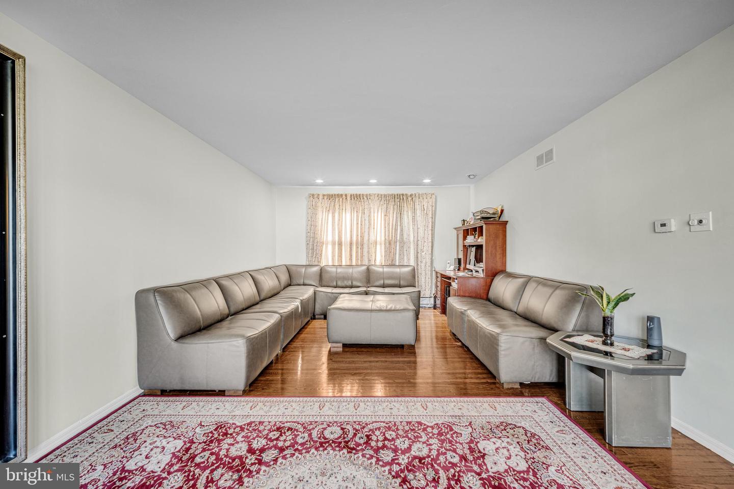 948 Robin Ln