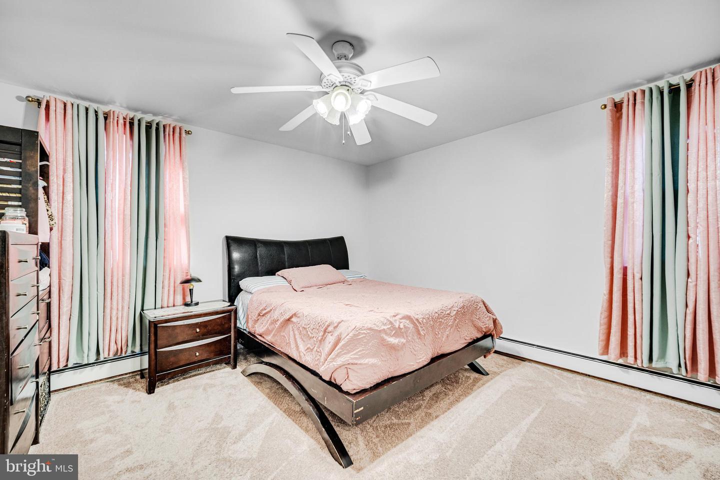 948 Robin Ln