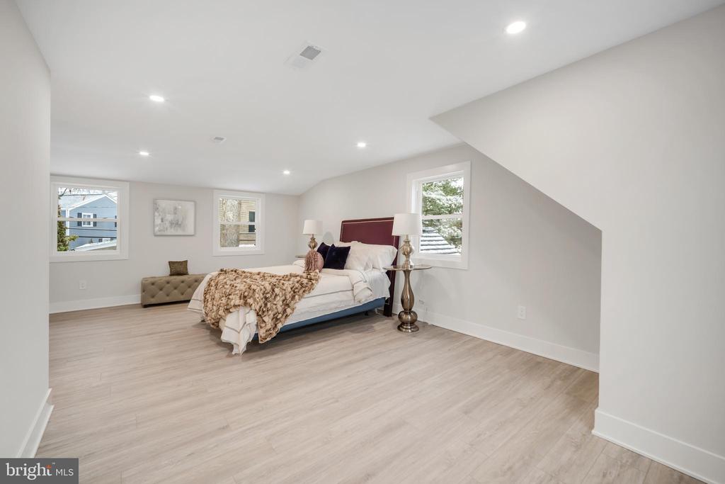 2948 Woodland Rd
