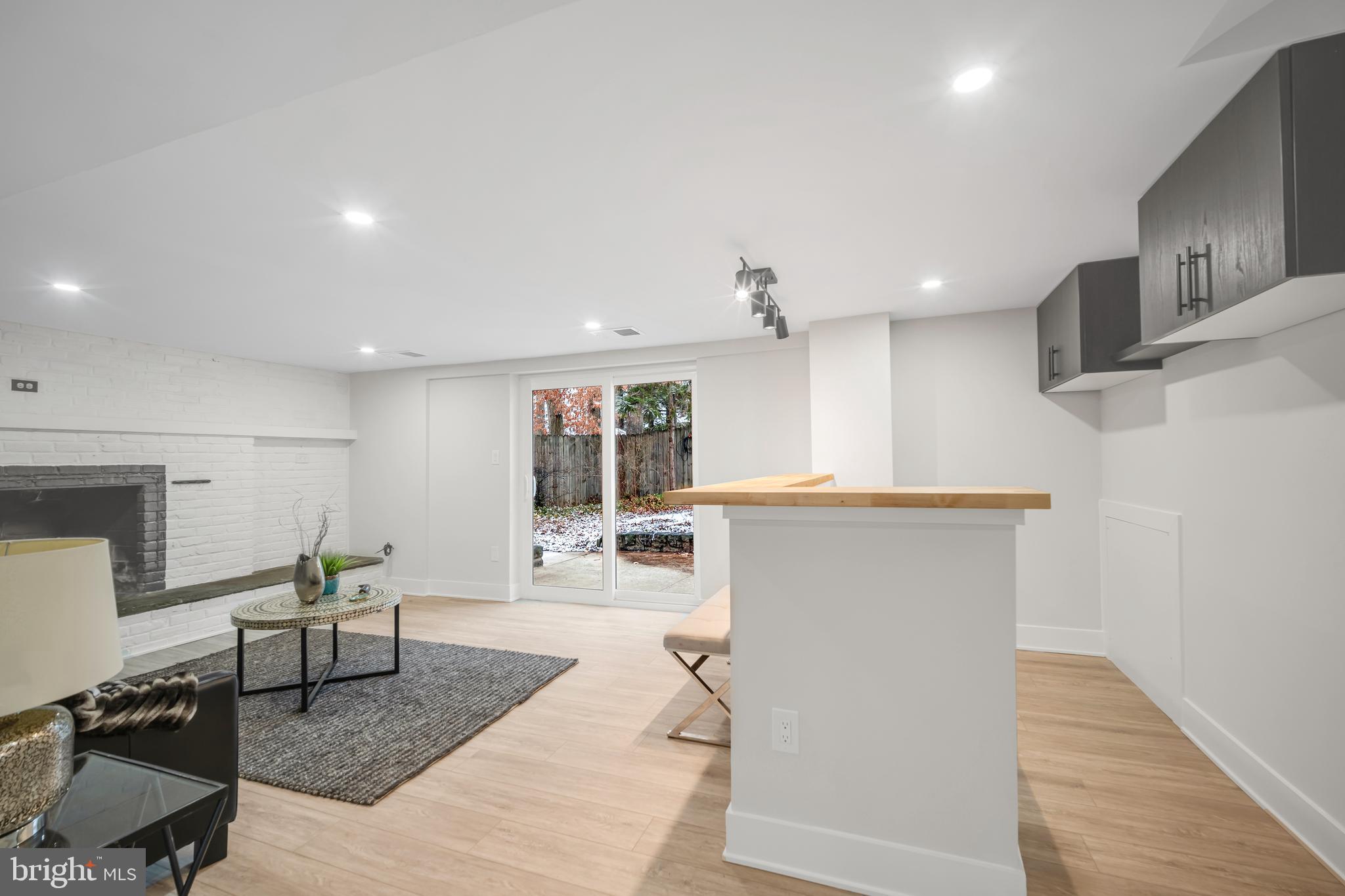 2948 Woodland Rd