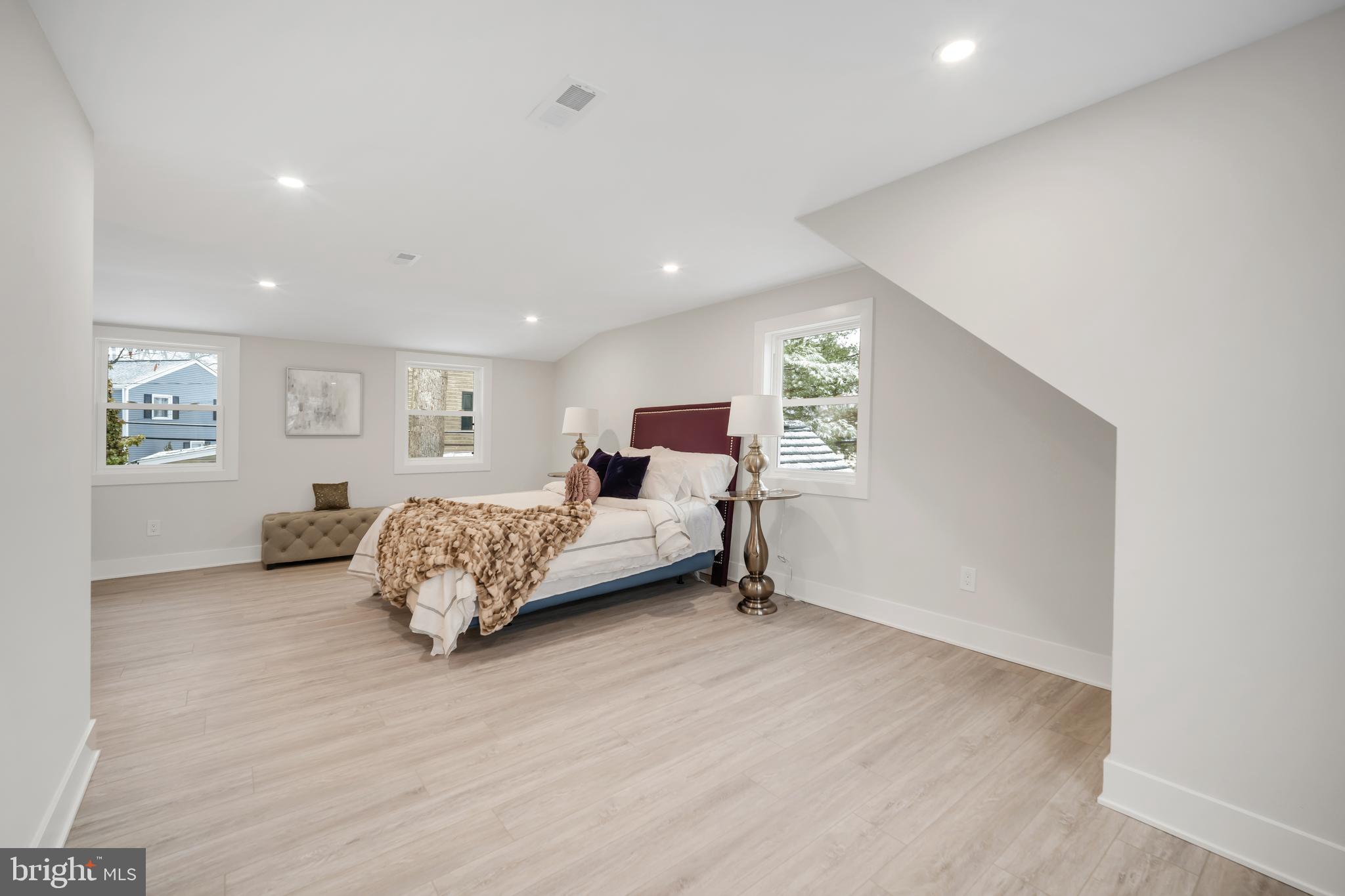 2948 Woodland Rd