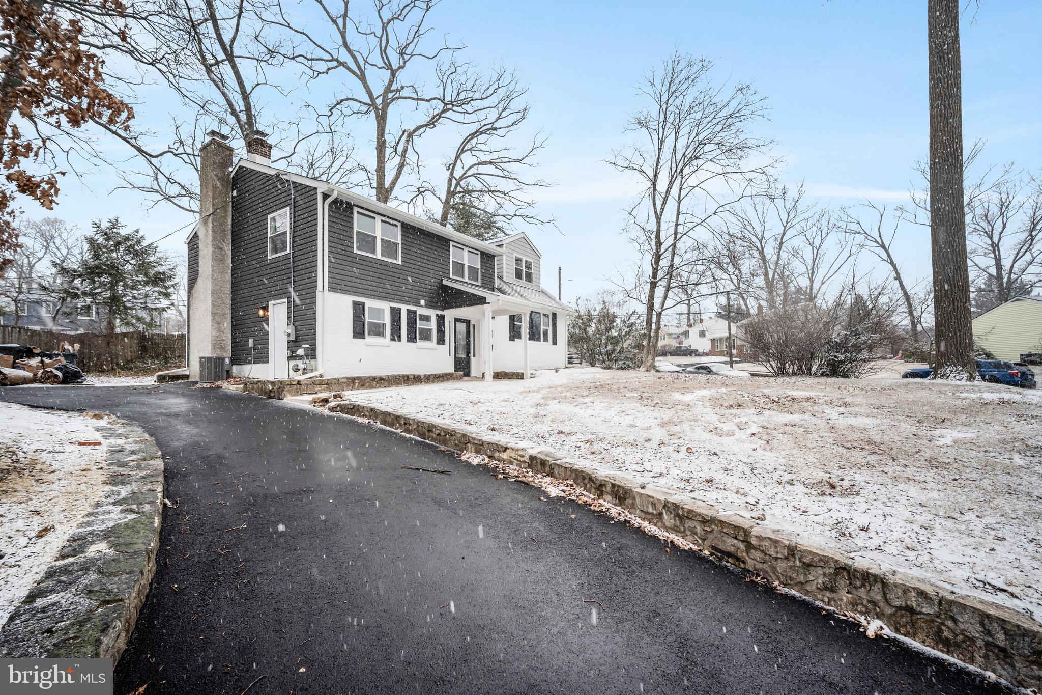 2948 Woodland Rd