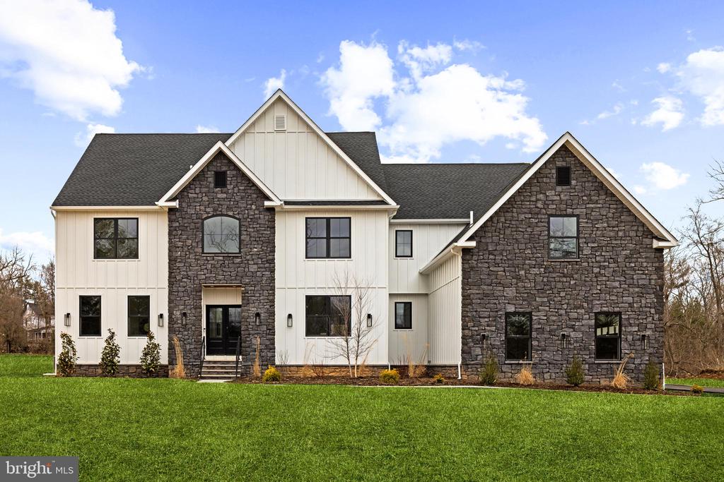 964 Tennis Ave