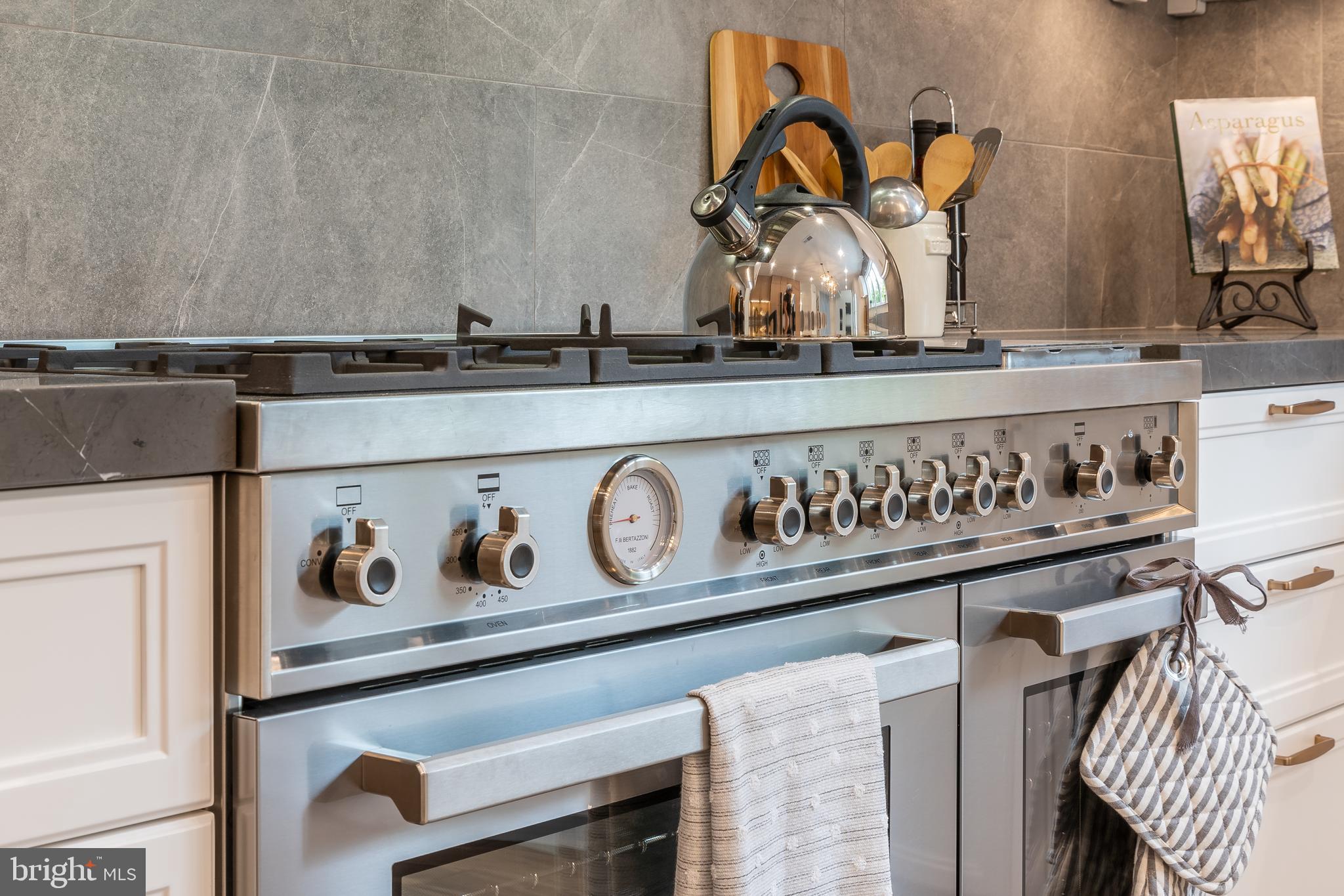 962 Tennis Ave #Residence 1