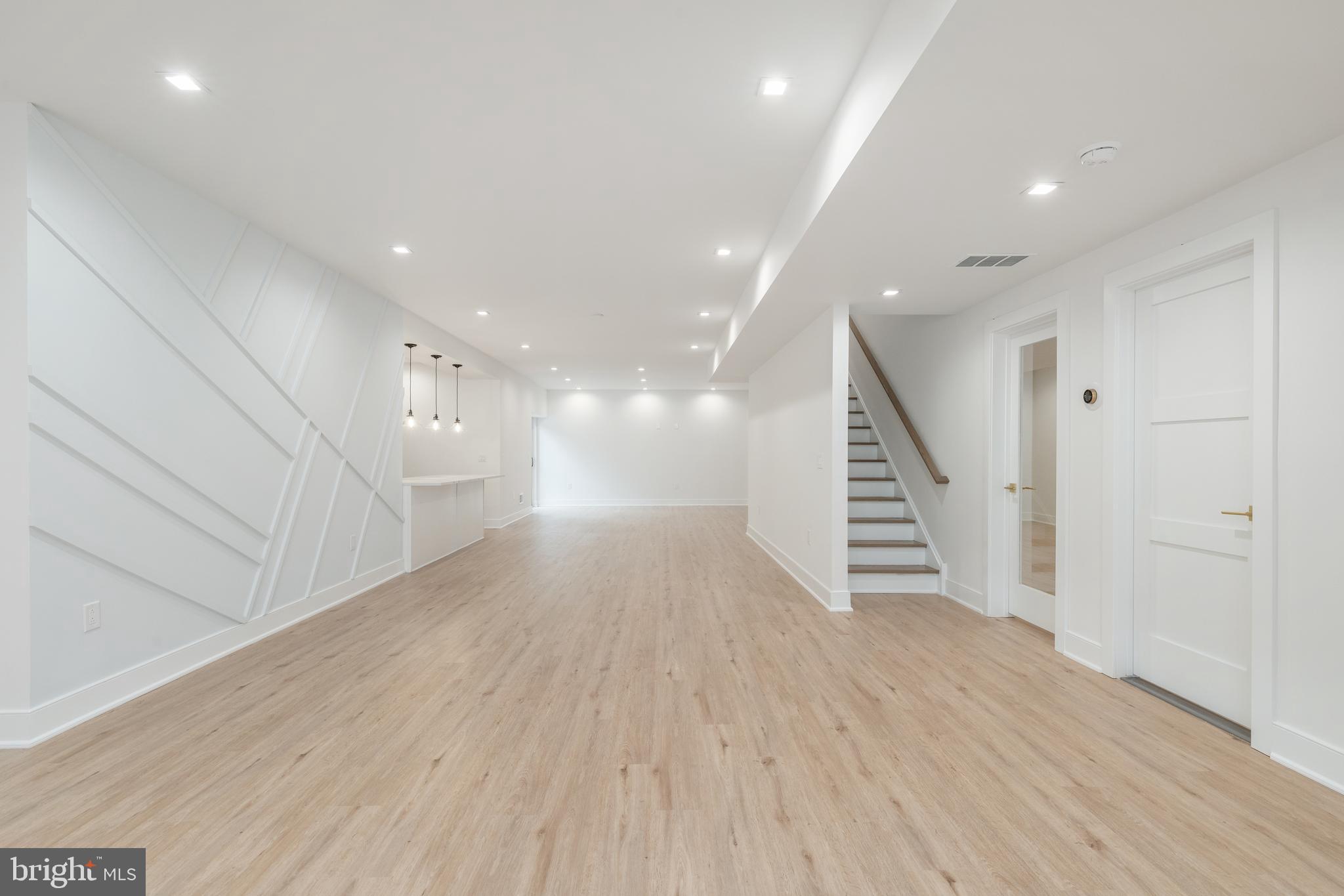 962 TENNIS AVENUE