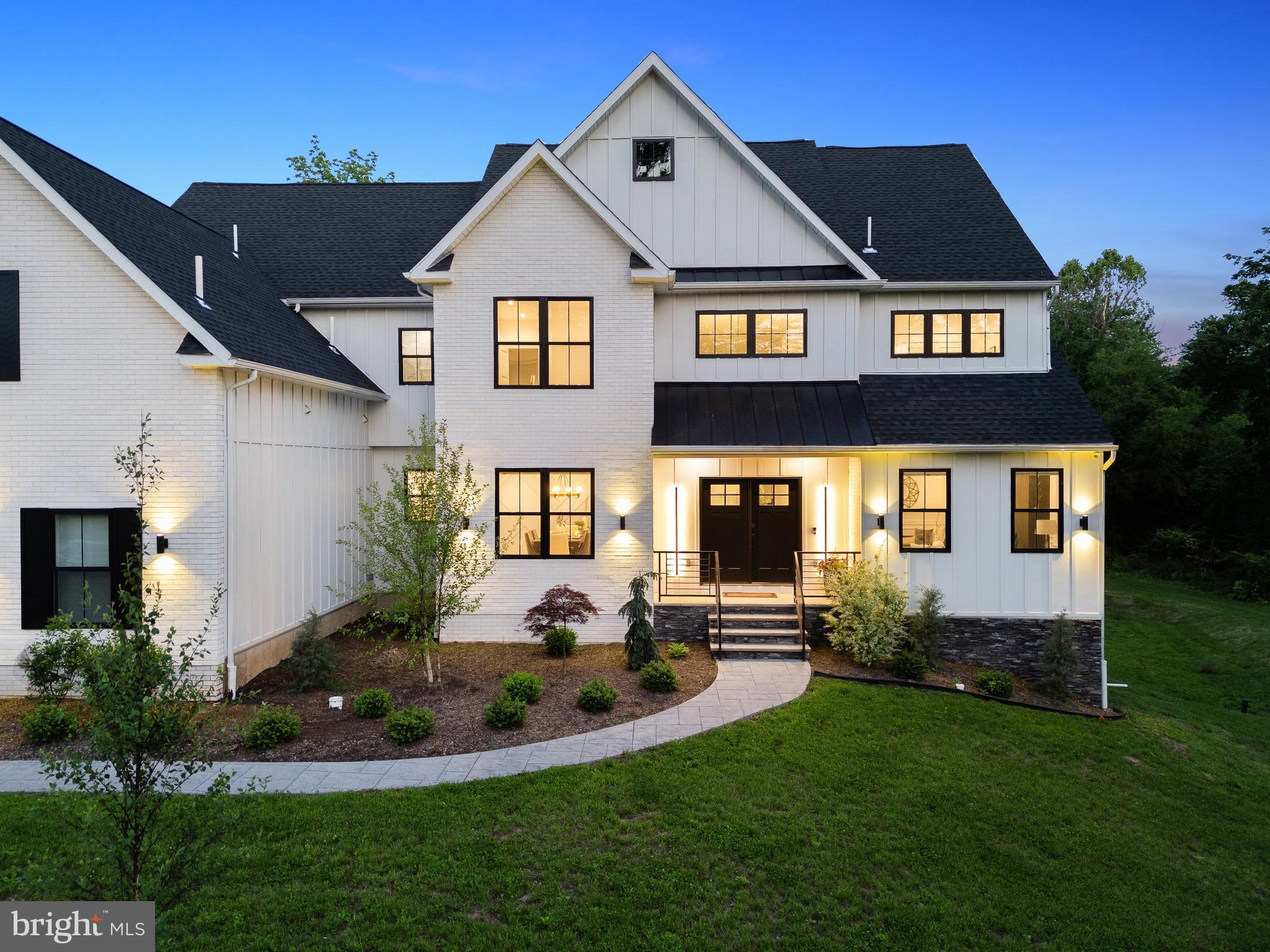 962 TENNIS AVENUE