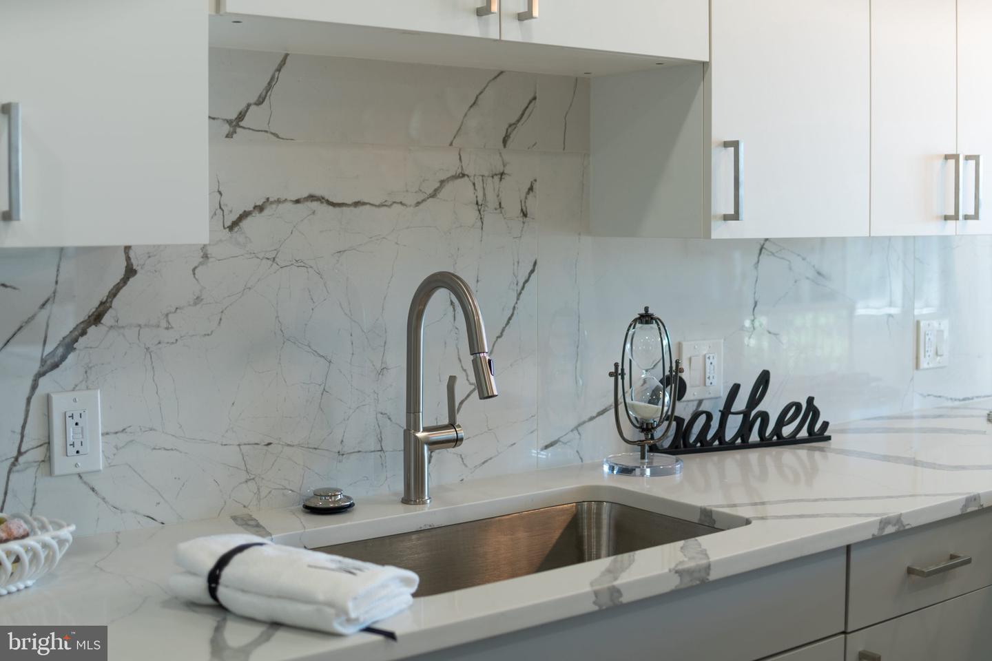 1221-31 E Berks St #210
